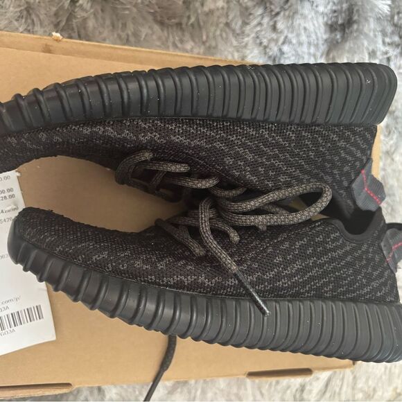 Adidas Yeezy Boost 350 V1 Triple Black 2016 shows BB5350 sneakers flats laces - Picture 5 of 12